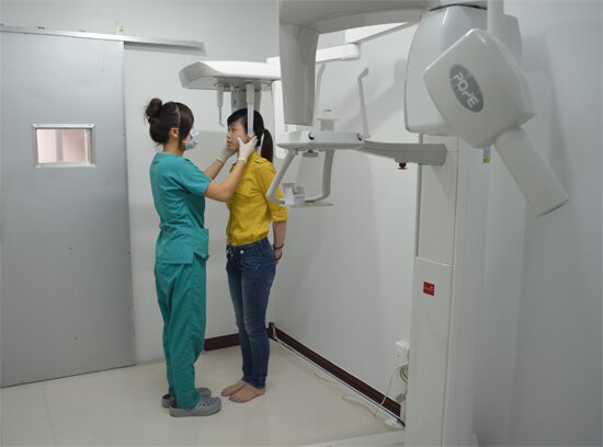 Sử dụng máy X Quang Pano-Ceph công nghệ hiện đại mới nhất hiện nay để chụp và kiểm tra cấu trúc xương hàm của bạn
