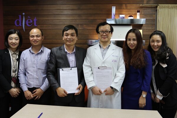 Vào ngày 10 / 04 / 2015 các bác sĩ thẩm mỹ Kim Hospital đã có chuyến đi trực tiếp đến Busan tại Hàn Quốc với chương trình giao lưu trao đổi kinh nghiệm hằng năm về vấn đề giảm béo và công nghệ tế bào gốc.
